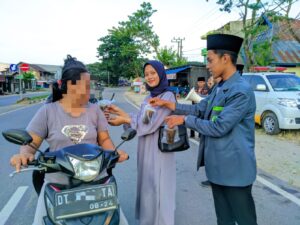 Gelar Gebyar Ramadhan, Pimpinan Cabang IPNU dan IPPNU Konawe Bagi Takjil