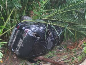 Mobil Fortuner Masuk Jurang, Lima Penumpang Dirujuk Ke RSUD Bahteramas