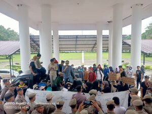 Gema Bersama Mabes Unjuk Rasa di Kantor Bupati Konawe, Ini Tuntutannya