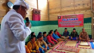 Hadiri Pengukuhan Petugas Adat, Rusdianto: Kegiatan Seperti Ini Harus Diberi Support