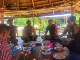 Pastikan Situasi Kamtibmas Tetap Kondusif, Babinsa dan Bhabinkamtibmas Kompak Sambangi Desa Binaan