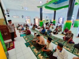 Gelar Jum’at Curhat di Desa Ameroro, Kapolres Konawe Janji Berantas Peredaran Gelap Narkotika