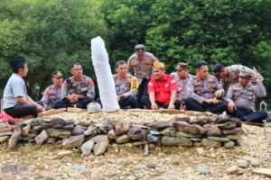 Rangkaian Hari Bhayangkara ke 77, Polres Konawe Ziarah ke Makam Raja Lakidende