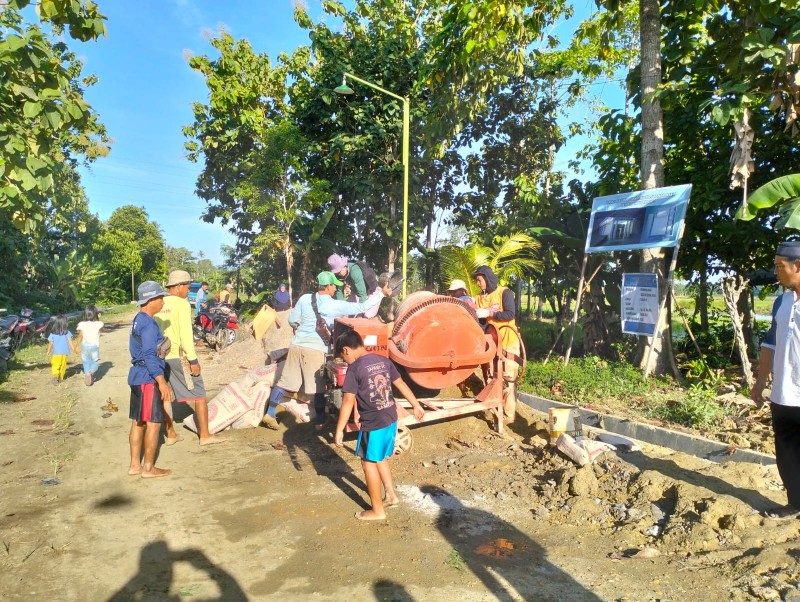 Pemdes Ranotundobu Bangun Balai Serbaguna 