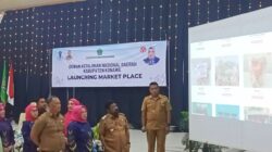 Penjabat Bupati Bersama Ketua Dekranasda Launching Aplikasi Market Place