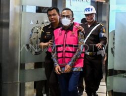 Korupsi Minyak Mentah Ratusan Triliun, Dirut PT Pertamina Patra Niaga Ditetapkan Sebagai Tersangka