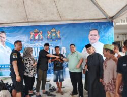 KADIN Sultra Salurkan 500 Kg Daging Kurban untuk Warga Kurang Mampu, Anton Timbang Pimpin Penyerahan Simbolis