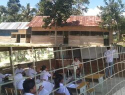 Miris, Siswa SMA Negeri di Konawe Belajar di Kelas Darurat Beratap Seng Bekas