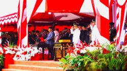 Semangat 45 di Tengah Hujan, Bupati Konawe Pimpin Upacara HUT ke-80 RI