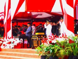 Semangat 45 di Tengah Hujan, Bupati Konawe Pimpin Upacara HUT ke-80 RI