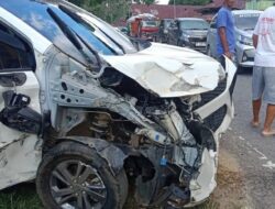 Xenia Tabrak Fuso di Konawe, Sopir dan Dua Penumpang Dilarikan ke RS