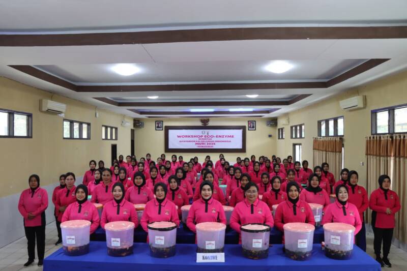 Bhayangkari Konawe Sukses Gelar Workshop Eco Enzyme Serentak Dukung Pemecahan Rekor MURI 2025