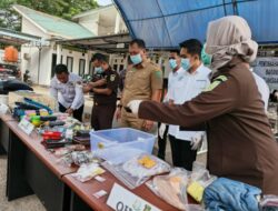 Kejari Konawe Musnahkan Barang Bukti 41 Perkara Pidana Umum yang Telah Inkrah