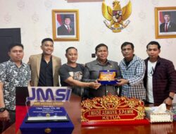 Sebagai Simbol Pluralisme dan Keberagaman Daerah, JMSI Sultra Award Diberikan Kepada Ketua DPRD Konawe