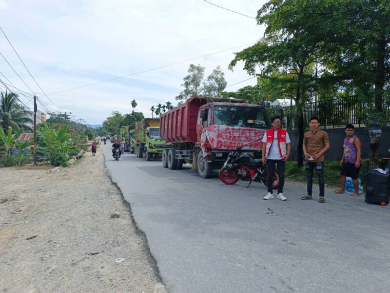 Dump Truk Overload Rusak Jalan Moramo–Konda, Pemuda LIRA Konsel Minta Pemda dan APH Tidak “Tutup Mata”