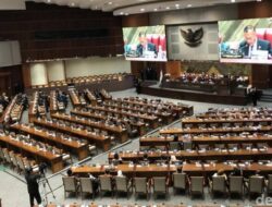 Refleksi Akhir Tahun: Demokrasi Jalan di Tempat, DPR Dinilai Dalam Kendali Jaringan “Kabinda dan Adidas”