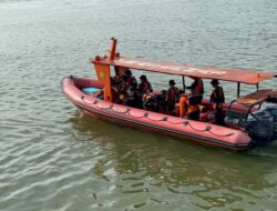 Diterjang Cuaca Buruk, Longboat Pemancing Tenggelam di Perairan Konsel, Satu Orang Hilang