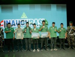 Apresiasi Kinerja GP Ansor Kolaka, Ketum Addin Jauharudin Berikan Dua Tiket Umrah Gratis