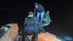Baling-Baling Patah, Longboat Berpenumpang Delapan Orang Dievakuasi Tim SAR di Perairan Muna