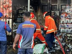 Kebakaran di Jalan Bunggasi Kendari, 2 Ruko dan 15 Kios Hangus