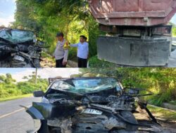 Pick Up Muat Kelapa Tabrak Truk Parkir di Poros Kendari–Moramo, Dua Orang Luka