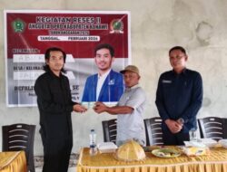 Reses II di Desa Walay, Refaldi Ferdinand Serap Aspirasi Warga dan Serahkan Bantuan untuk Masjid serta Lomba Desa