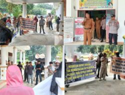 Konsorsium Aktivis Konawe Demo Tolak Hasil Pelantikan Ratusan Kepala Sekolah di TPA Mataiwoi, Diduga Tanpa Pertek BKN