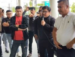 Warga Konawe Utara Geruduk PLN UP3 Kendari, Protes Strom Listrik Tak Stabil dan Rusak Alat Elektronik