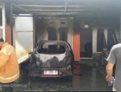 Mobil dan Lima Motor Hangus Terbakar di BTN Puri Magaha Kendari, Kerugian Ditaksir Rp300 Juta