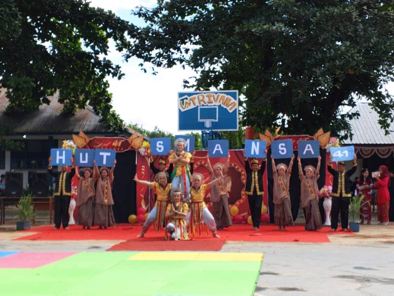 HUT Semarak ke-41, SMAN 1 Unaaha Tampilkan Beragam Atraksi Seni dan Budaya