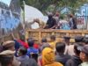 Massa GEMPAR Dobrak Pagar Kantor Bupati Konawe, Tuntut Solusi Legalisasi Tambang Pasir Rakyat