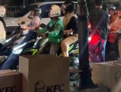 HIPPMAKOTA Kendari Tebar Kepedulian di Lampu Merah MTQ, Bagikan Paket Makanan untuk Masyarakat