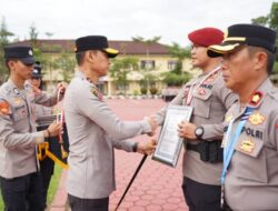 Kapolda Sultra Beri Penghargaan kepada 18 Personel Berprestasi, Dorong Budaya Profesionalisme dan Prestasi