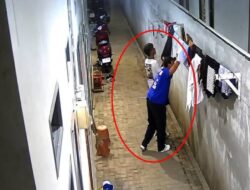 Terekam CCTV, Dua Pria Diduga Curi Pakaian Penghuni Kos di Kendari