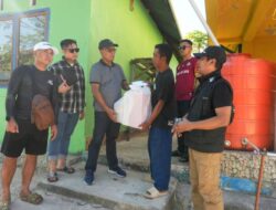 Kajati Sultra Salurkan Bantuan di Desa Labengki Konawe Utara