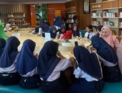 LITERACY FOR PEOPLE, THE PLANET AND PROSPERITY: SMPN Satu Atap 1 Bondoala Ajak 200 Siswa Belajar di Tiga Lokasi