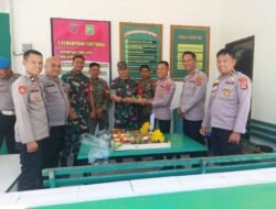 HUT ke-81 TNI, Tiga Polsek di Konawe Sambangi Koramil Unaaha Bawa Tumpeng